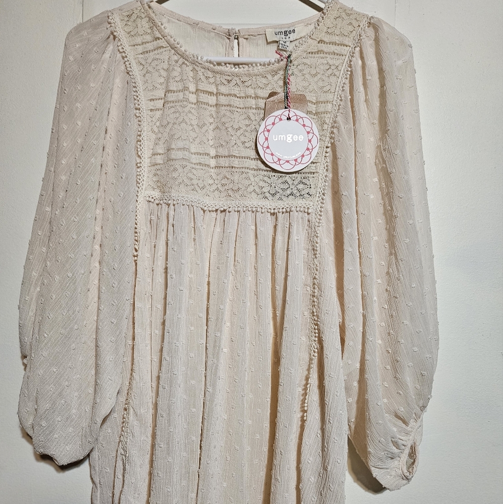 NWT Umgee Ivory lace sheer blouse Medium